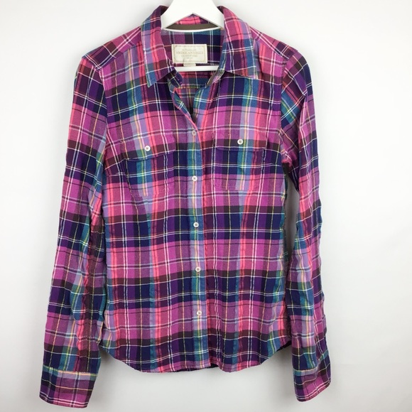 American Eagle Outfitters Tops - AEO fitted plaid button down shirt Size 8